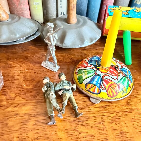 🎄3/$20‼️Vintage TOYsHopalong Cassidy & Horse Topper w/ reins hat Noise makers - Picture 7 of 17